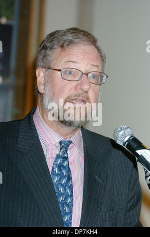 Nov 21, 2006, Manhattan, NY, USA ; David Rockefeller JR., conseiller en conservation Parcs Port fondateur parle comme 'les voyages de George Washington retour au Federal Hall dans le sud de Manhattan et lit à partir de la première Proclamation de Thanksgiving, émises de Federal Hall en 1789 pour ouvrir le nouveau centre des visiteurs à temps pour les fêtes. Le gouvernement fédéral de 1 500 pieds carrés au Centre d'Hall Banque D'Images