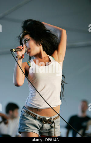 Apr 27, 2006 - Indio , CA, USA - Interprète Amy Winehouse effectue dans le Gobi tente le vendredi à Coachella festival de musique annuel. (Crédit Image : © Sean Haffey/San Diego Union Tribune/ZUMA Press) RESTRICTIONS : LA et le comté d'Orange de l'homme Documents OUT ! USA et de l'homme dehors ! Tabloïd Banque D'Images