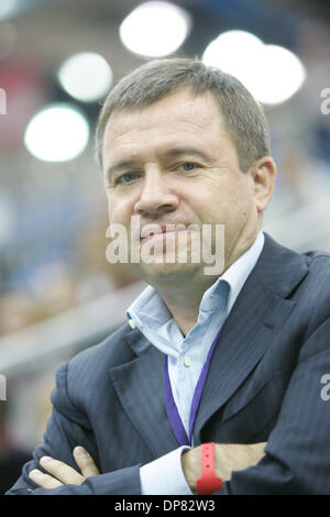 Apr 23, 2007 - Moscou, Russie - Ex-Russian Le Président Boris Eltsine (1 février 1931 - 23 avril 2007) est décédé aujourd'hui à l'âge de 76. Eltsine est devenu le premier président démocratiquement élu de la Fédération de Russie après que Mikhaïl Gorbatchev démissionne de son poste de dirigeant de l'Union soviétique en décembre 1991. Sur la photo : la fille de Boris Eltsine, Tatiana Dyachenko mari Valentin Yumashev. (Crédit Image : © Banque D'Images