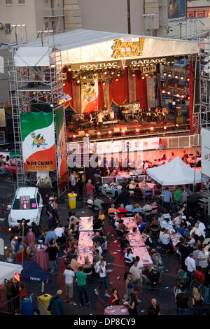 Sep 28, 2006 - Los Angeles, CA, USA - Fête de San Gennaro - Los Angeles - un festival italien de quatre jours à Hollywood, CA. (Crédit Image : © Deioma Kayte/ZUMA Press) Banque D'Images