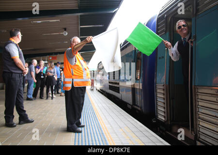 Sydney, NSW, Australie. 9 janvier 2014. Le Elvis Express train part de la Gare Centrale de Sydney, NSW 2014 pour le dispositif TrainLink Festival Elvis de Parkes. Crédit : Copyright 2014 Richard Milnes/Alamy Live News Banque D'Images