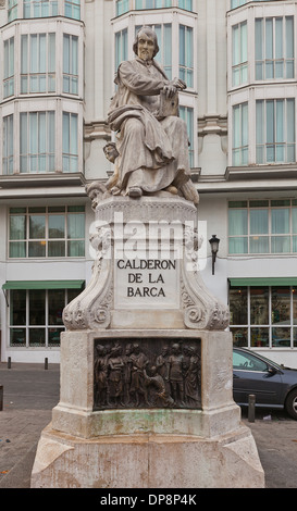 Monument de Pedro Calderon de la Barca, un dramaturge, poète et écrivain du Siècle d'or espagnol. Madrin, Espagne Banque D'Images