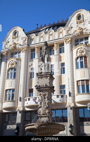 La fontaine de Roland dans Hlavne Nam (place principale), Bratislava, Slovaquie Banque D'Images