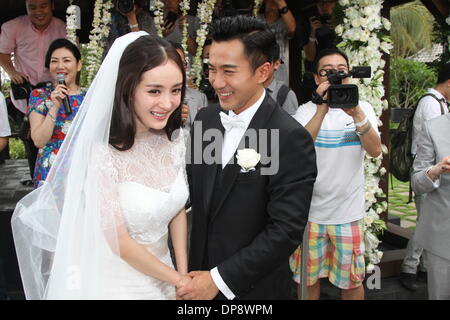 L'île de Bali, Indonésie. 8 janvier, 2013. Hawick acteur et actrice Lau Yang Mi tenir la cérémonie du mariage dans l'île de Bali, Indonésie le mercredi 8 janvier 2013. Credit : TopPhoto/Alamy Live News Banque D'Images