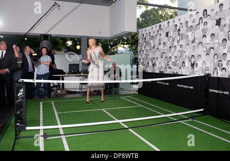 Melbourne, Australie. Jan 9, 2014. Maria Sharapova (C) de la Russie assiste à un événement médiatique de l'avant de l'Open d'Australie 2014 à Melbourne, Australie, le 9 janvier 2014. Credit : Bai Xue/Xinhua/Alamy Live News Banque D'Images