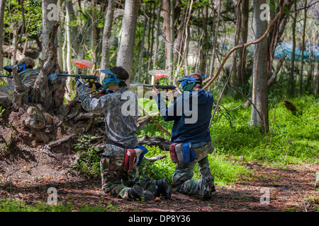 Ocala, FL - 2005 - adolescents le paintball war games à la Wayne's World des installations de Paintball à Ocala, Floride. Banque D'Images