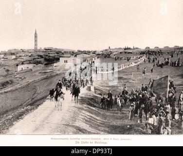 Des volontaires musulmans quittent Jérusalem en 1915. La campagne du Sinaï et de la Palestine était un deuxième théâtre de guerre entre l'Empire ottoman et la Grande-Bretagne pendant la première Guerre mondiale (1915-1918). L'Empire ottoman, allié des puissances centrales, était soutenu par les troupes allemandes (corps d'Asie) et austro-hongroises en Palestine. Fotoarchiv für Zeitgeschichte Banque D'Images