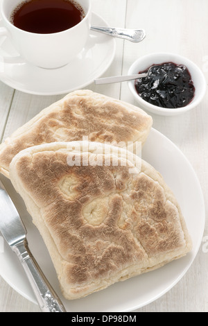 Irish Soda Farls pain ou un pain plat traditionnel irlandais Banque D'Images