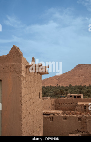 L'argile traditionnel typique de l'architecture au Maroc Banque D'Images