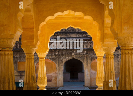 Fort Amer est situé à 6.8 km de Amer Jaipur, Rajasthan, Inde Banque D'Images