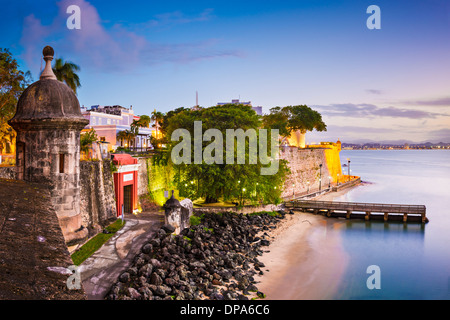 San Juan, Puerto Rico côte à Paseo de la Princesa. Banque D'Images