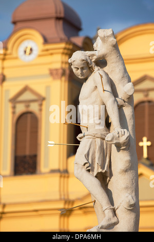 Cathédrale catholique romaine et statue sur la colonne de la Trinité dans Piata Unirii, Timisoara, le Banat, Roumanie Banque D'Images