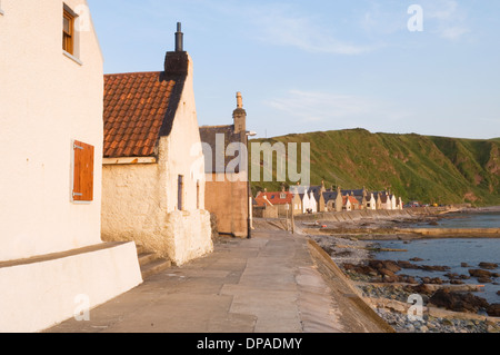 Le village de Crovie, Aberdeen, Écosse-shire. Banque D'Images