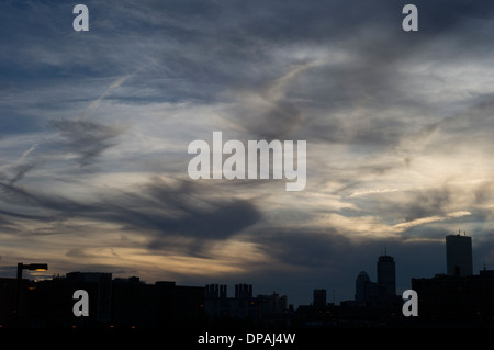 Skyline de Boston, MA., avec des nuages Banque D'Images