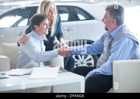 Location de shaking hands Banque D'Images