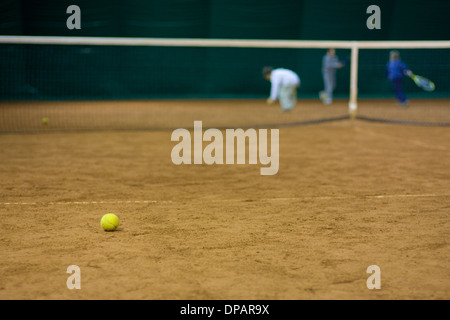 Balle de tennis sur terre battue Banque D'Images