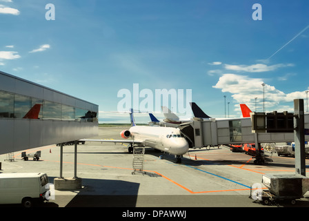 Les avions sur l'aéroport Banque D'Images