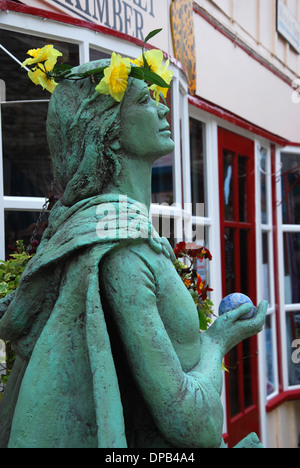 Statue à l'expérience de Glastonbury Glastonbury en Angleterre Somerset High Street Banque D'Images