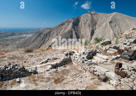 Les ruines de l'ancienne Théra, sur le sommet du mont Messavouno sur l'île grecque de Santorin. Banque D'Images