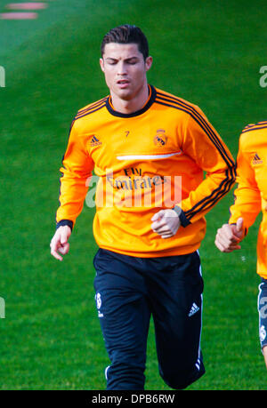 Madrid, Espagne. Jan 11, 2014. Cristiano Ronaldo Real Madrid lors d'une session de formation au complexe sportif de Valdebebas en avant du match de Liga entre le Real Madrid et l'espagnol, le 11 janvier 2014 à Madrid, Espagne Credit : Sl/Madridismo Madridismo/ZUMAPRESS.com/Alamy Live News Banque D'Images