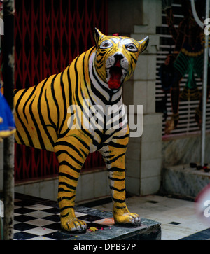 Street Photography - art sculpture Tigre à Udaipur au Rajasthan en Inde en Asie du Sud. Animal tigres Banque D'Images