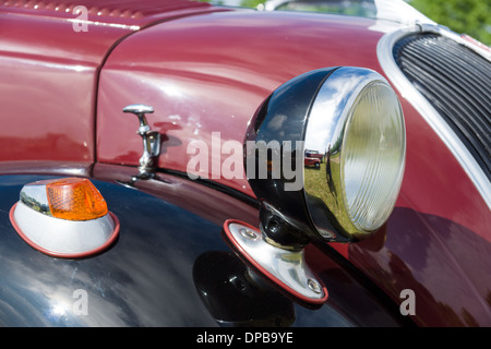 Détail de l'avant de la voiture compacte italienne Fiat 500 Topolino (1939) Banque D'Images