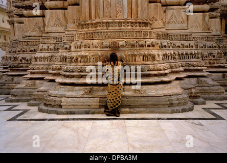 Jagdish Temple à Udaipur au Rajasthan en Inde en Asie du Sud. La religion hindoue la prière Culture Histoire Art Sculpture Architecture Bâtiment Voyage Banque D'Images