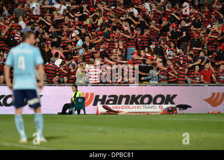 Sydney, Australie. Jan 11, 2014. Western Sydney fans ne l 'Poznan' au cours de la Hyundai une ligue match entre Western Sydney Wanderers FC et du Sydney FC Stade Pirtek, Parramatta. Credit : Action Plus Sport/Alamy Live News Banque D'Images