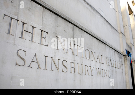 Londres, Angleterre, Royaume-Uni. La Galerie nationale, Sainsbury Wing, Trafalgar Square. Banque D'Images