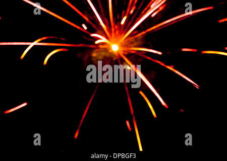 Détail d'artifice dans la nuit fête fond Banque D'Images