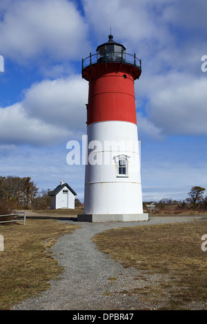 En raison d'années d'Érosion Nauset Light se présente comme une icône de Cape Cod le long de la Cape Cod National Seashore dans Eastham Massachusetts Banque D'Images