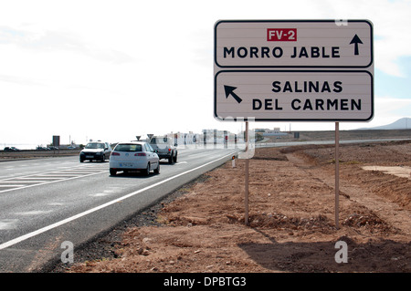 FV-2 road Près de Caleta de Fuste, Fuerteventura, Îles Canaries, Espagne. Banque D'Images