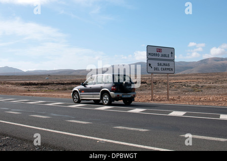 FV-2 road Près de Caleta de Fuste, Fuerteventura, Îles Canaries, Espagne. Banque D'Images