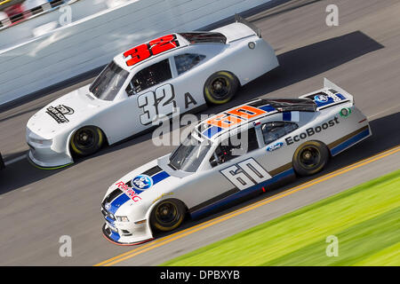 Daytona Beach, FL, USA. Jan 11, 2014. Daytona Beach, FL - Jan 11, 2014 : Chris Buescher (60) projets pendant les essais pré-saison à Thunder Daytona International Speedway de Daytona Beach, FL. Credit : csm/Alamy Live News Banque D'Images