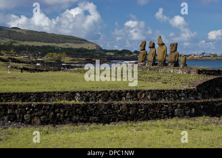 Ahu Vai Ure moai au complexe cérémonial Tahai, île de Pâques, Chili Banque D'Images