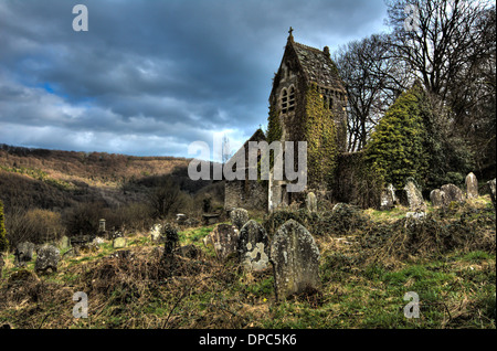 Les ruines de l'église de la Vierge Marie sur la colline au-dessus de l'abbaye de Tintern, monmouthshire Banque D'Images