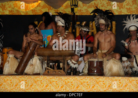 Kari Kari troupe de musiciens, Rapa Nui Hanga Roa, l'île de Pâques, Chili Banque D'Images