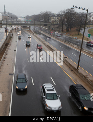 La pluie sur freeway - Washington, DC USA Banque D'Images