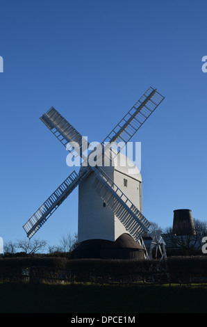 Jill moulin sur Clayton Hill dans le comté de Sussex, Angleterre. Banque D'Images