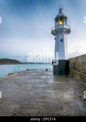 Le phare à Mevagissey, sur la côte sud des Cornouailles Banque D'Images