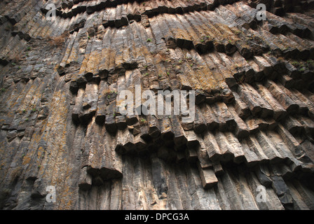 La Gorge Garni possède des colonnes, creusé par la rivière Goght, dénommé le "Symphony des pierres'. Banque D'Images