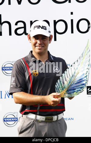 DURBAN - 12 janvier 2014 - Louis Oosthuizen golfeur sud-africain tient son trophée après avoir remporté le tournoi des champions de golf Volvo qui a eu lieu à la Durban Country Club. Photo : Giordano Stolley Banque D'Images