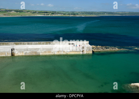 Ardmore Bay Harbour Waterford Irlande summer Banque D'Images