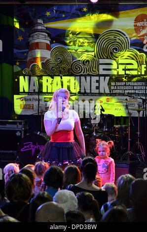 Londres. 12 janvier 2014. 22e Grande Finale du Grand Orchestre de Charité de Noël (BOCNC Wielka Orkiestra Świątecznej, Polonais, WOŚP) Państwowej Straży). La 3ème édition de la finale BOCNC organisé par l'Ouragan Coeurs à Londres. WOSP est l'un des plus grands, non gouvernementale, à but non lucratif, organismes de bienfaisance, en Pologne. Elle a été créée en 1993 par Jerzy Owsiak, Lidia Niedźwiedzka-Owsiak Maruszewski Bohdan, et Piotr Burczyński. L'objectif principal, à l'époque, était "Protéger la santé et sauver des vies d'enfants en fournissant du matériel médical aux hôpitaux publics'. Credit : Marcin Libera/Alamy Liv Banque D'Images