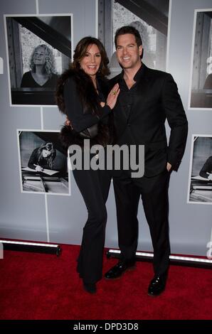 New York, NY, USA. 12Th Jan, 2014. LuAnn comtesse de Lesseps, Thomas Roberts présente à la belle - CAROLE KING Soirée d'ouverture musicale sur Broadway, Stephen Sondheim Theatre, New York, NY 12 janvier 2014. Crédit : Eric Reichbaum/Everett Collection/Alamy Live News Banque D'Images