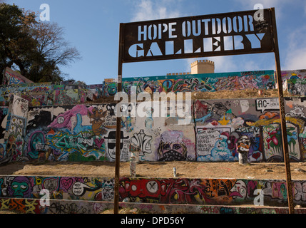 Espérons une galerie extérieure - Austin, Texas mur graffiti Banque D'Images