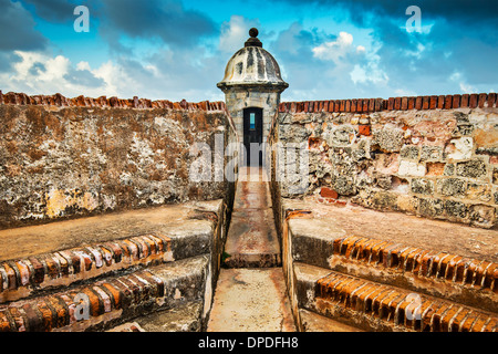 San Juan, Puerto Rico côte à Fort San Felipe del Morro. Banque D'Images