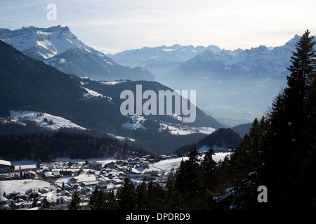 Village de Leysin ski alpin à 1350m, Alpes Suisses, Vaud, Suisse Europe Banque D'Images