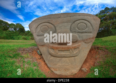 Dieu Soleil statue, Parc archéologique de San Agustin, la Colombie, l'an 3000 statues de la culture inconnue Banque D'Images