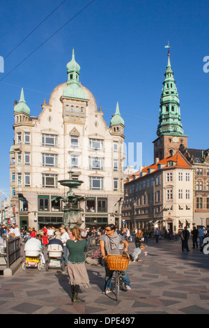 Hojbro Plads sur la rue Stroget et Nikolaj Church, Copenhague, Danemark Banque D'Images